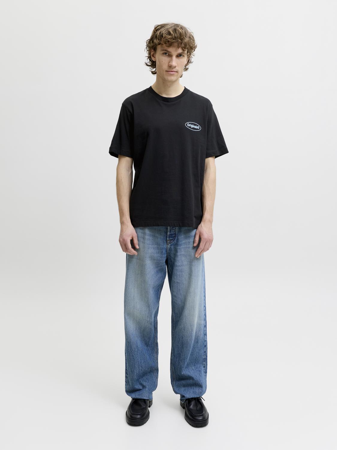 model_shot-front_full