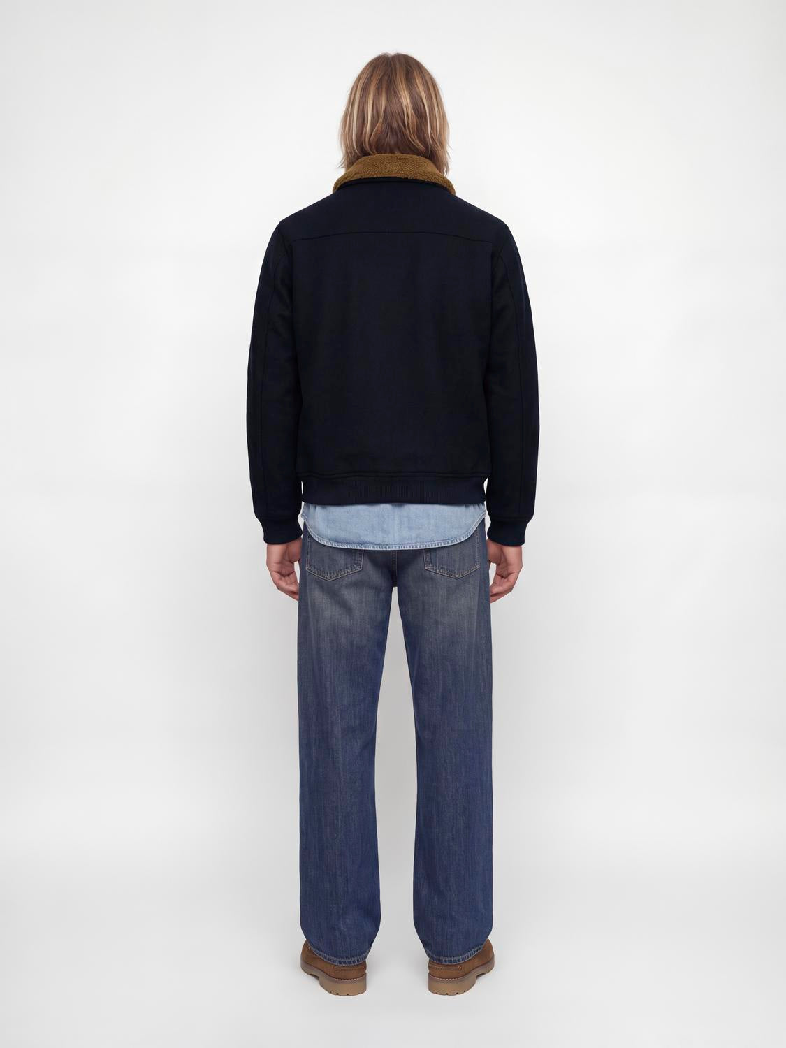 model_shot-back