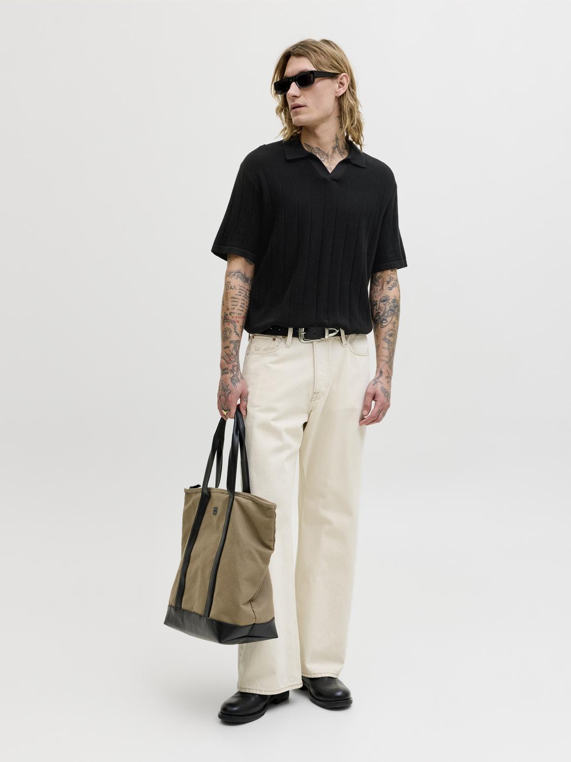 model_shot-front_full