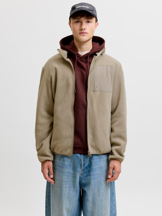 model_shot-front
