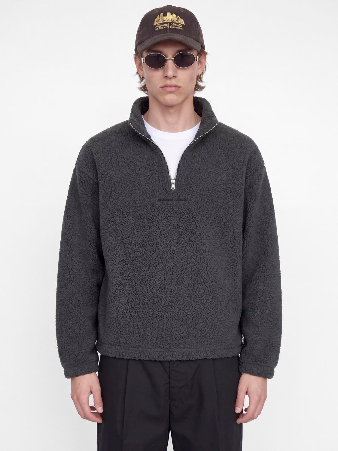model_shot-front
