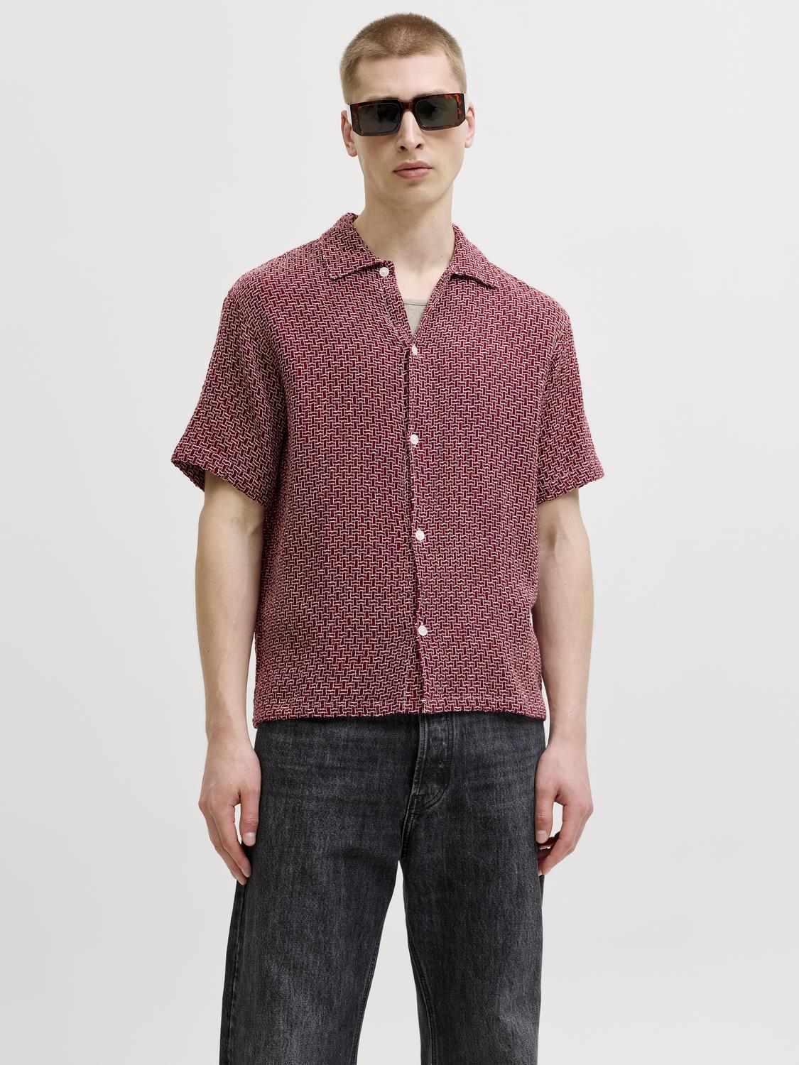 model_shot-front