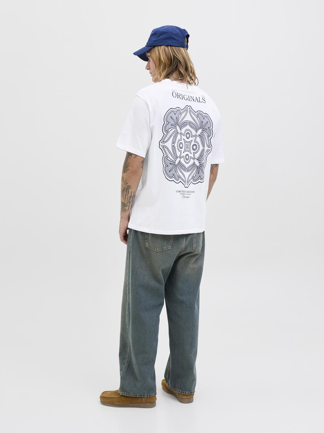 model_shot-back