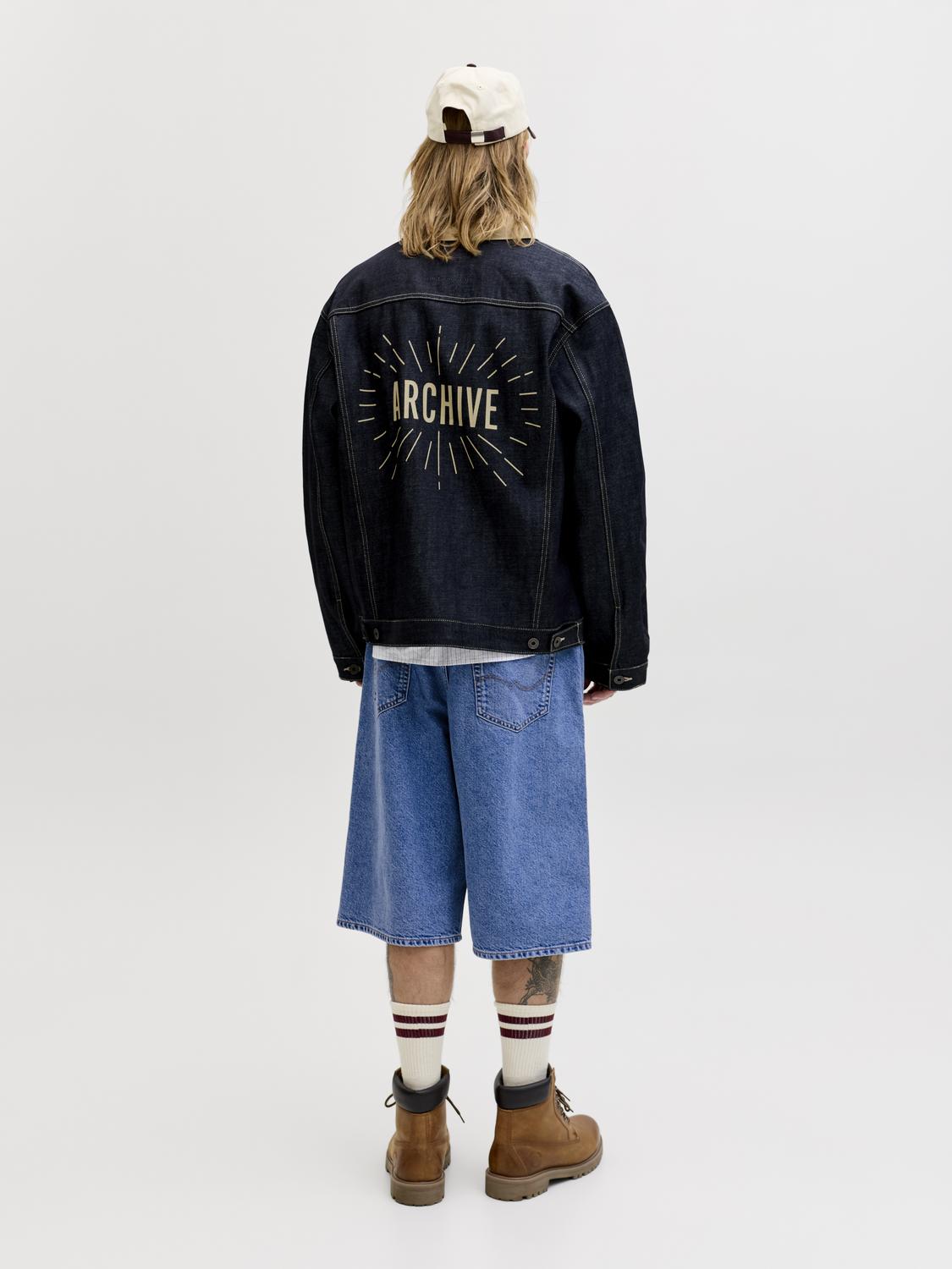model_shot-back