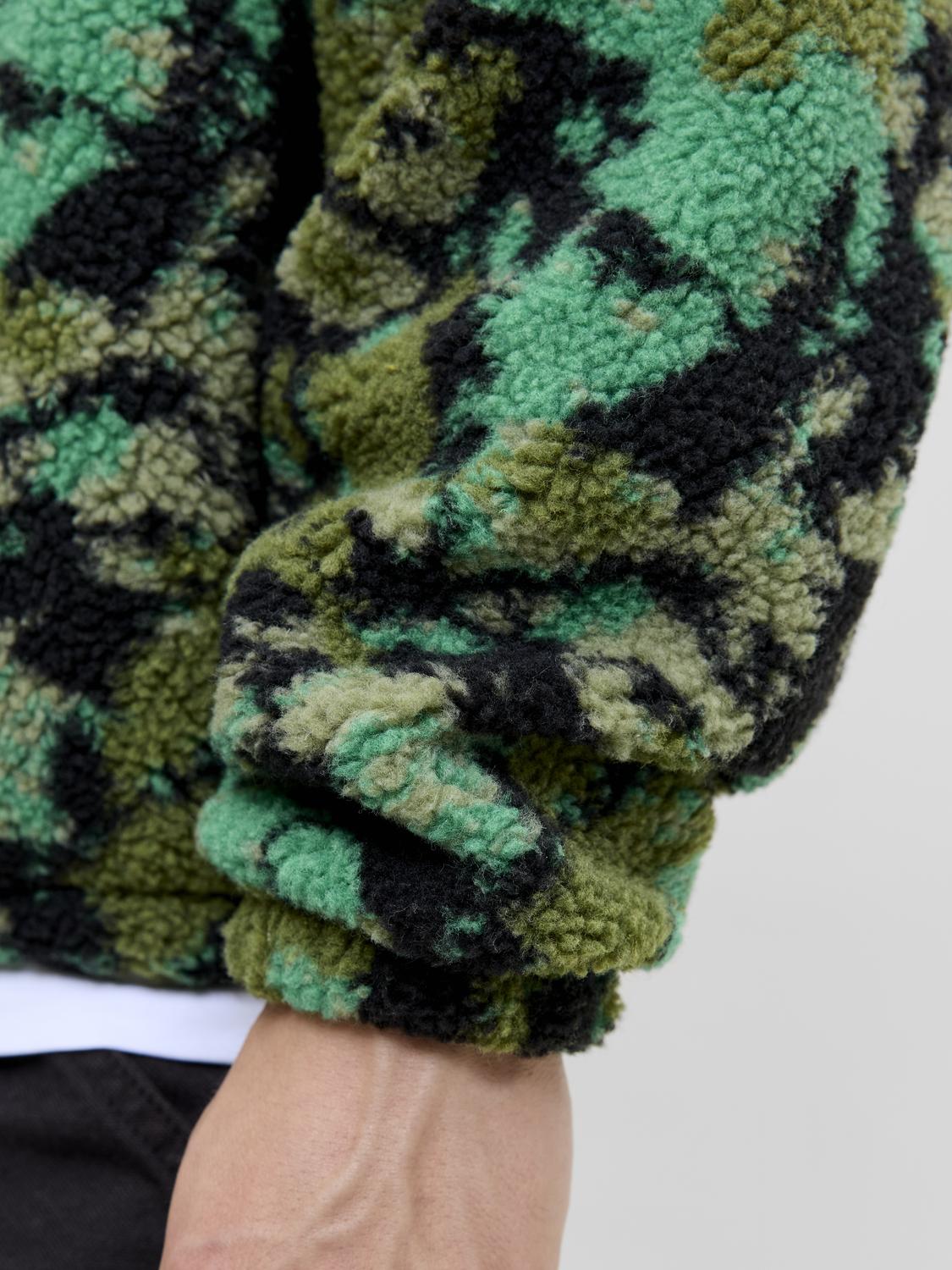 model_shot-detail
