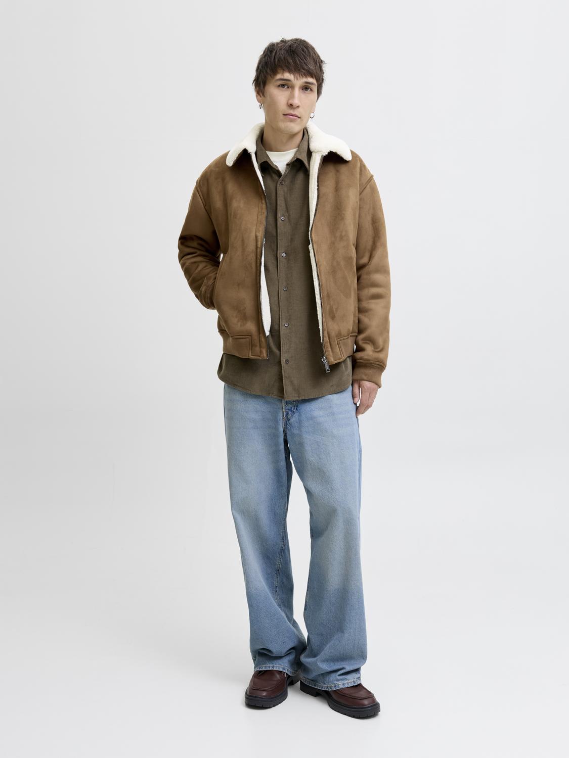 model_shot-front_full