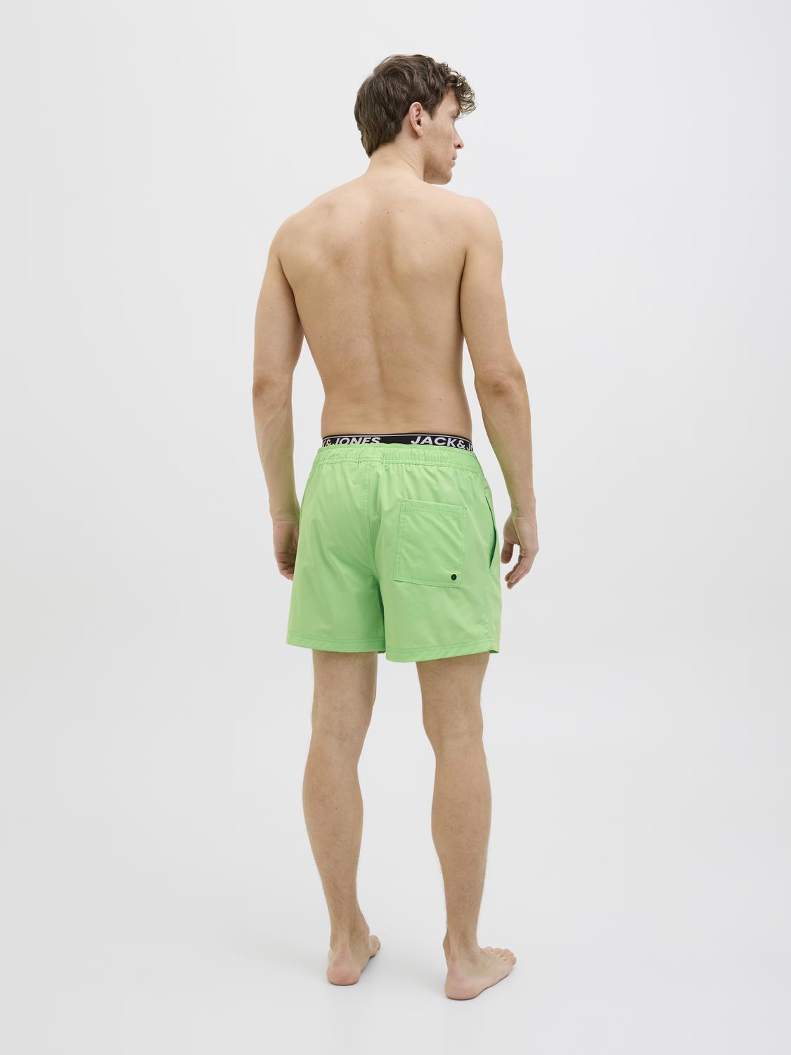 model_shot-back