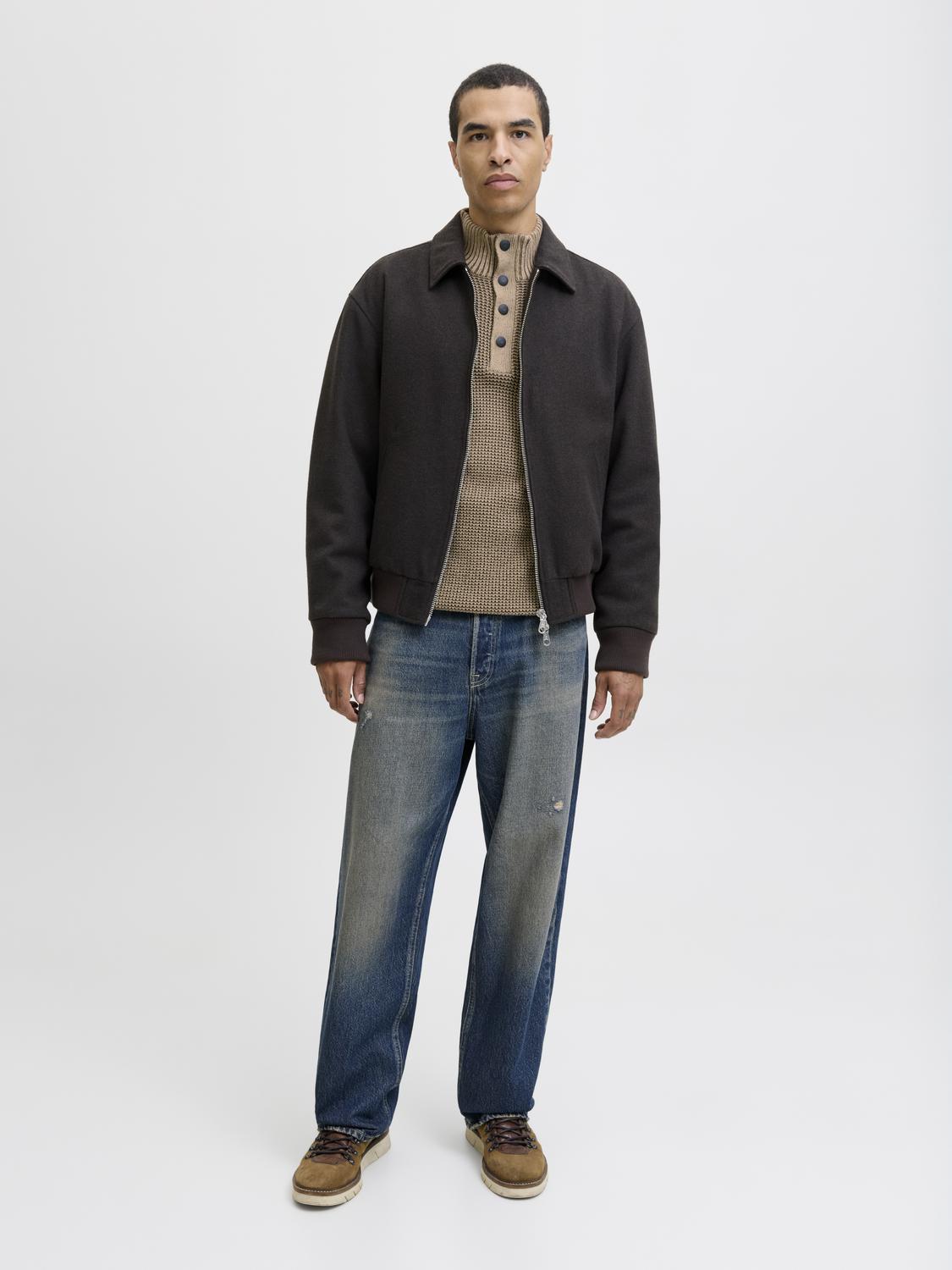 model_shot-front_full