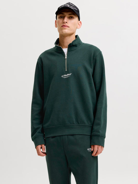 model_shot-front