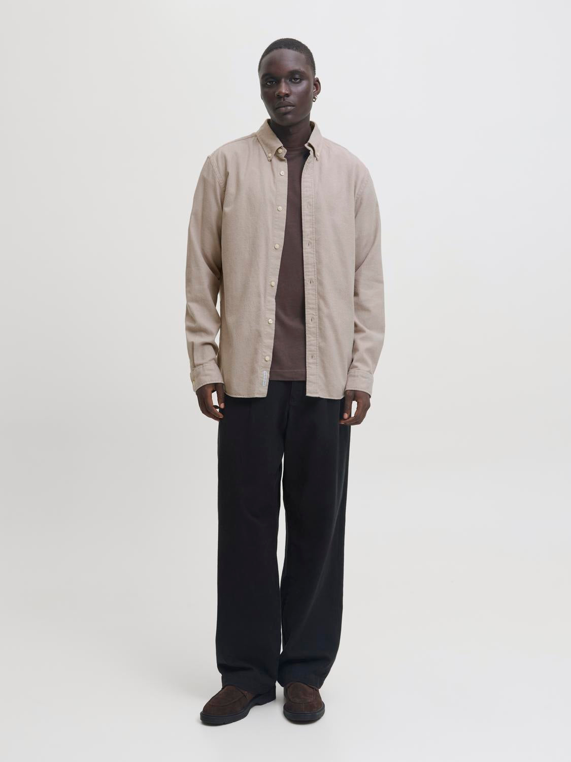 model_shot-front_full