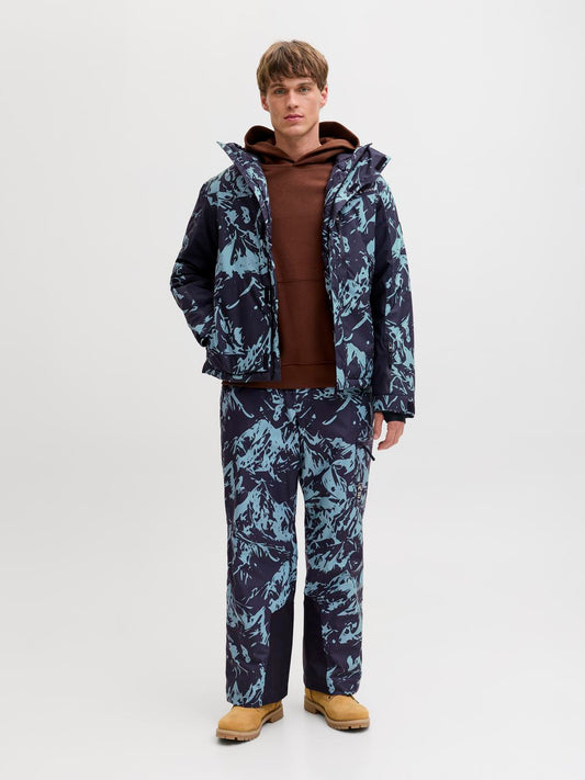 model_shot-front_full