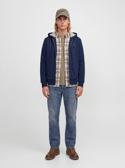 model_shot-front_full