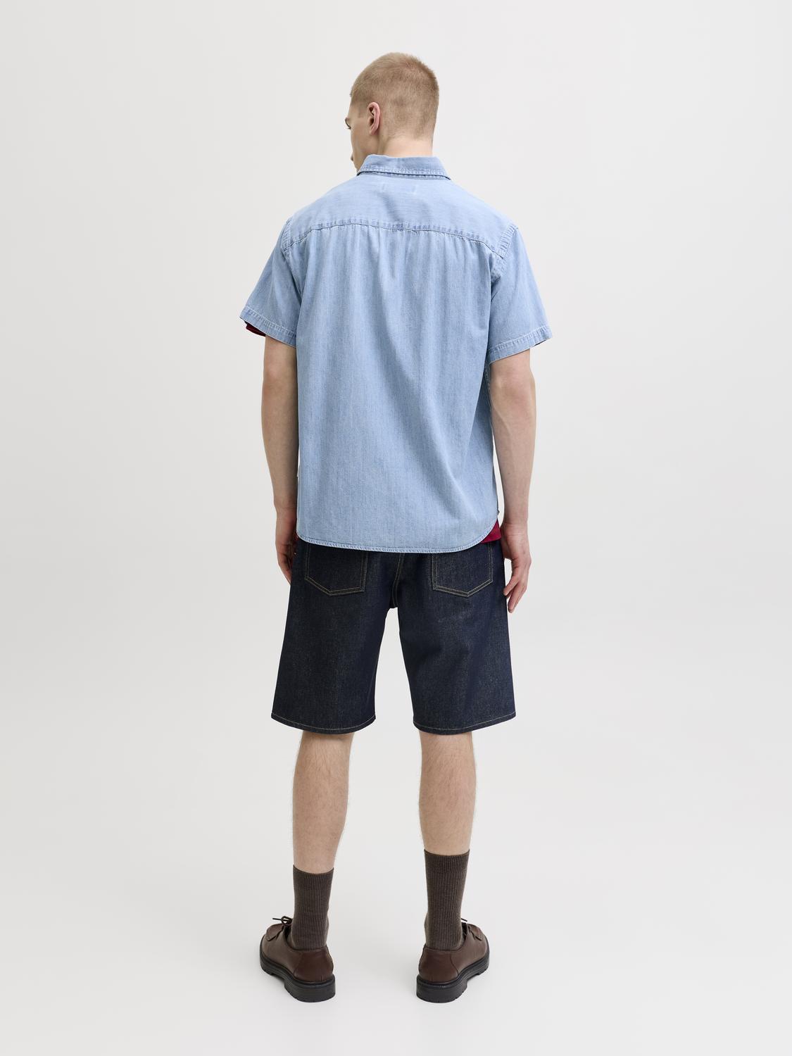 model_shot-back