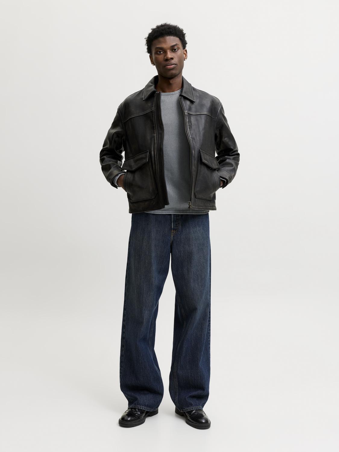 model_shot-front_full