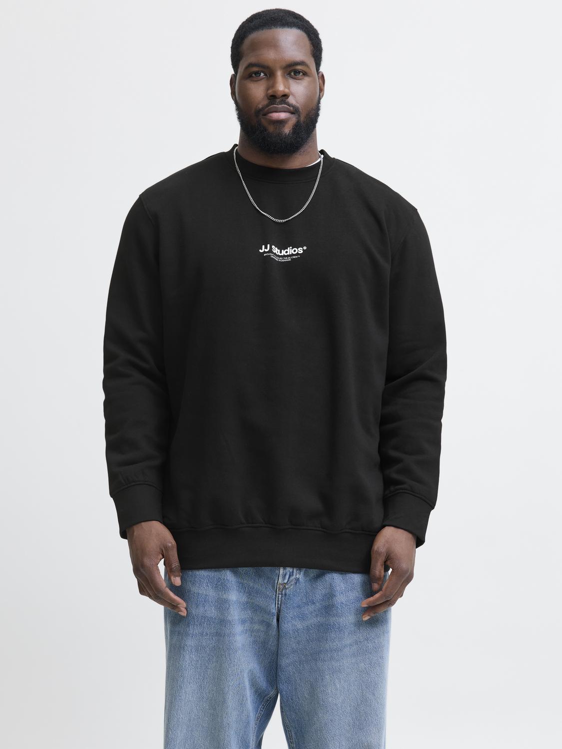 model_shot-front