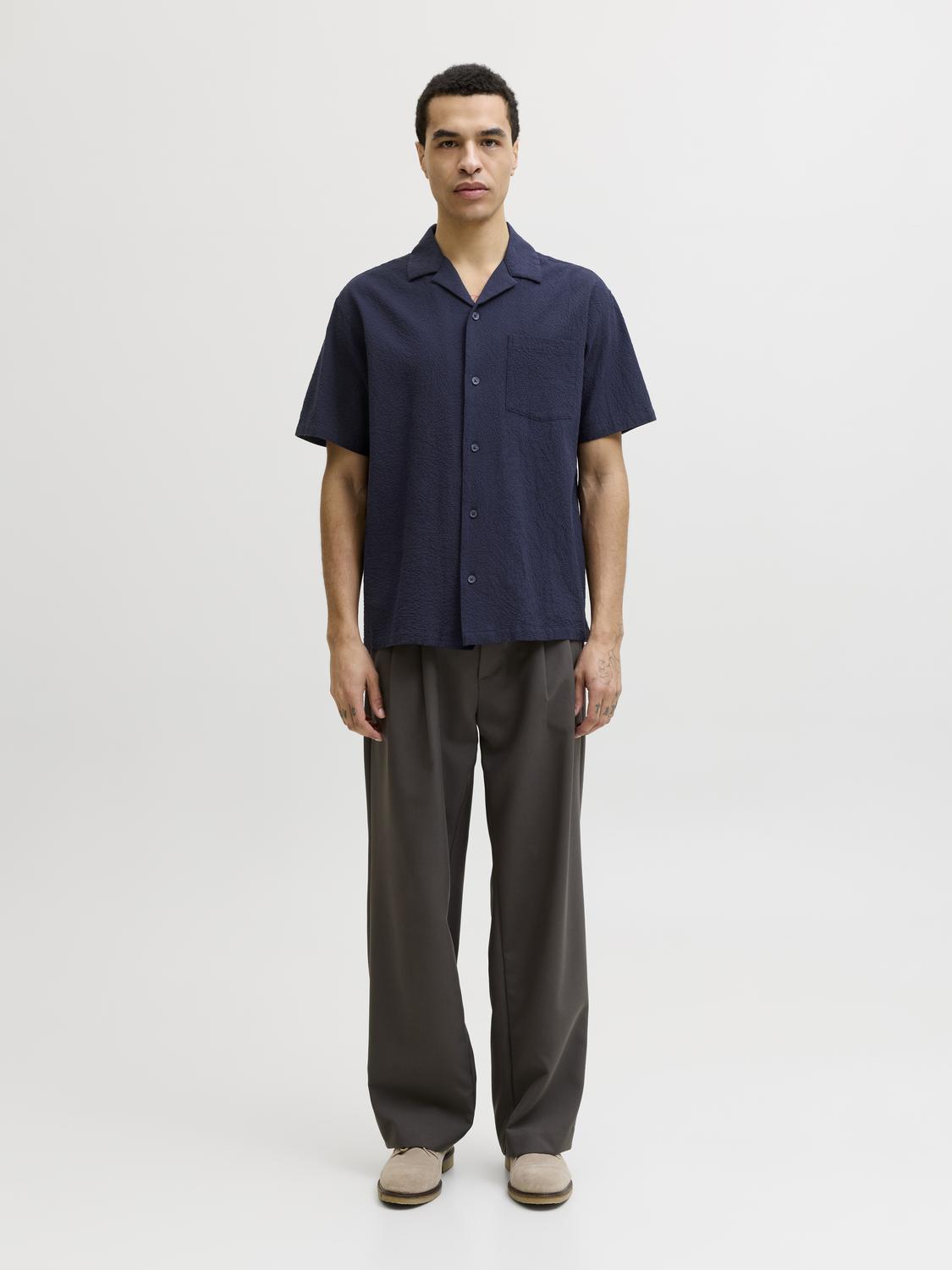 model_shot-front_full