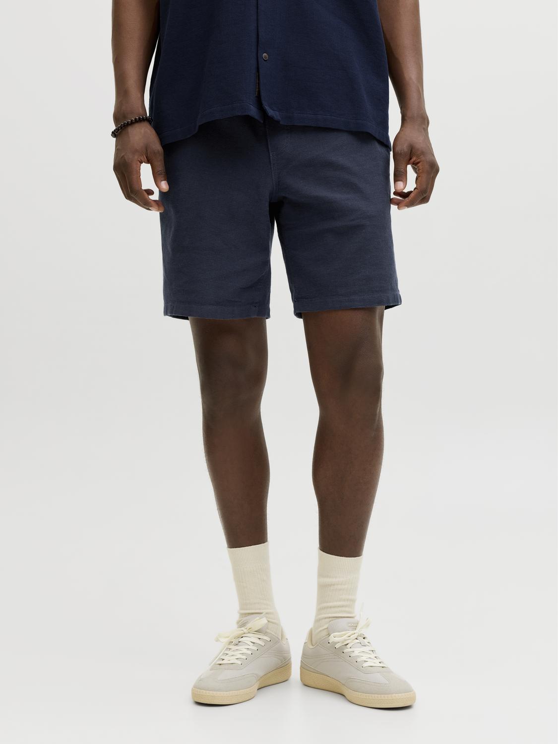 model_shot-front