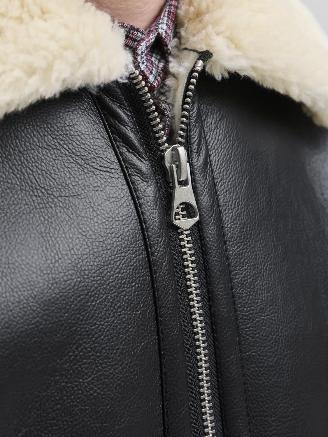 model_shot-detail
