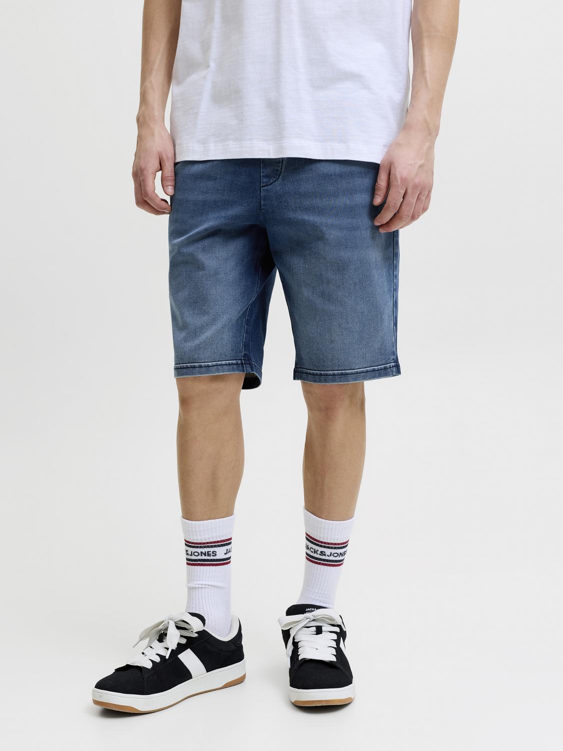 model_shot-front