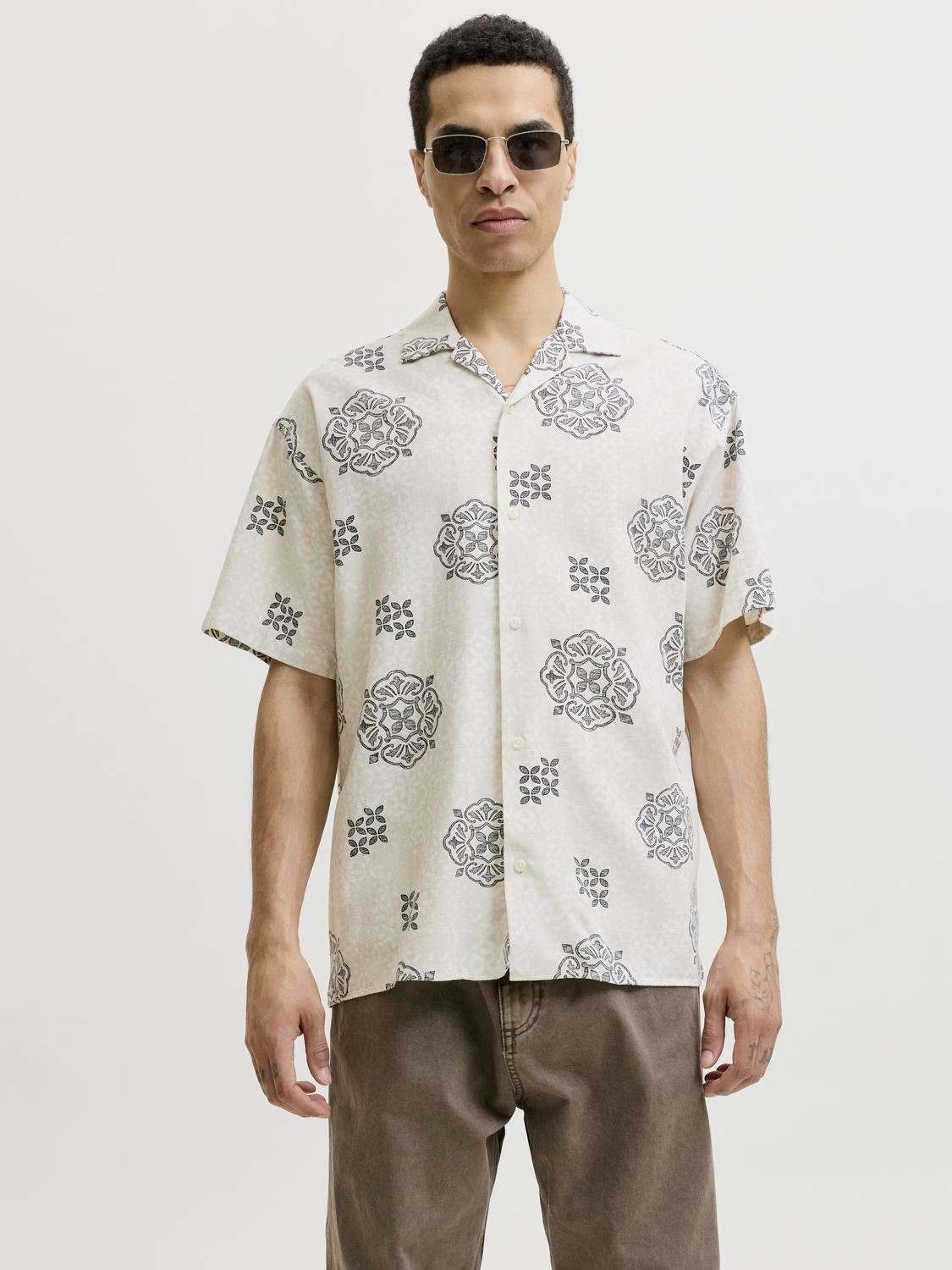 model_shot-front