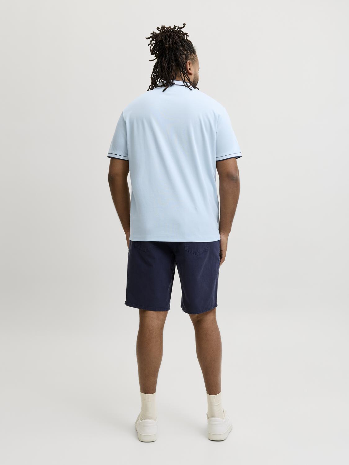 model_shot-back