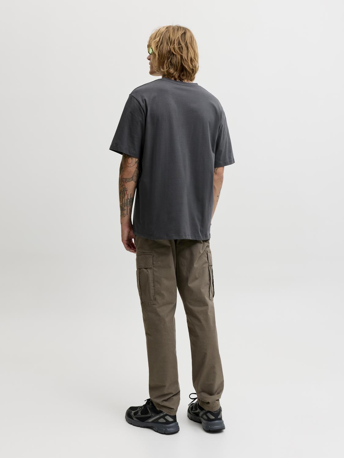 model_shot-back