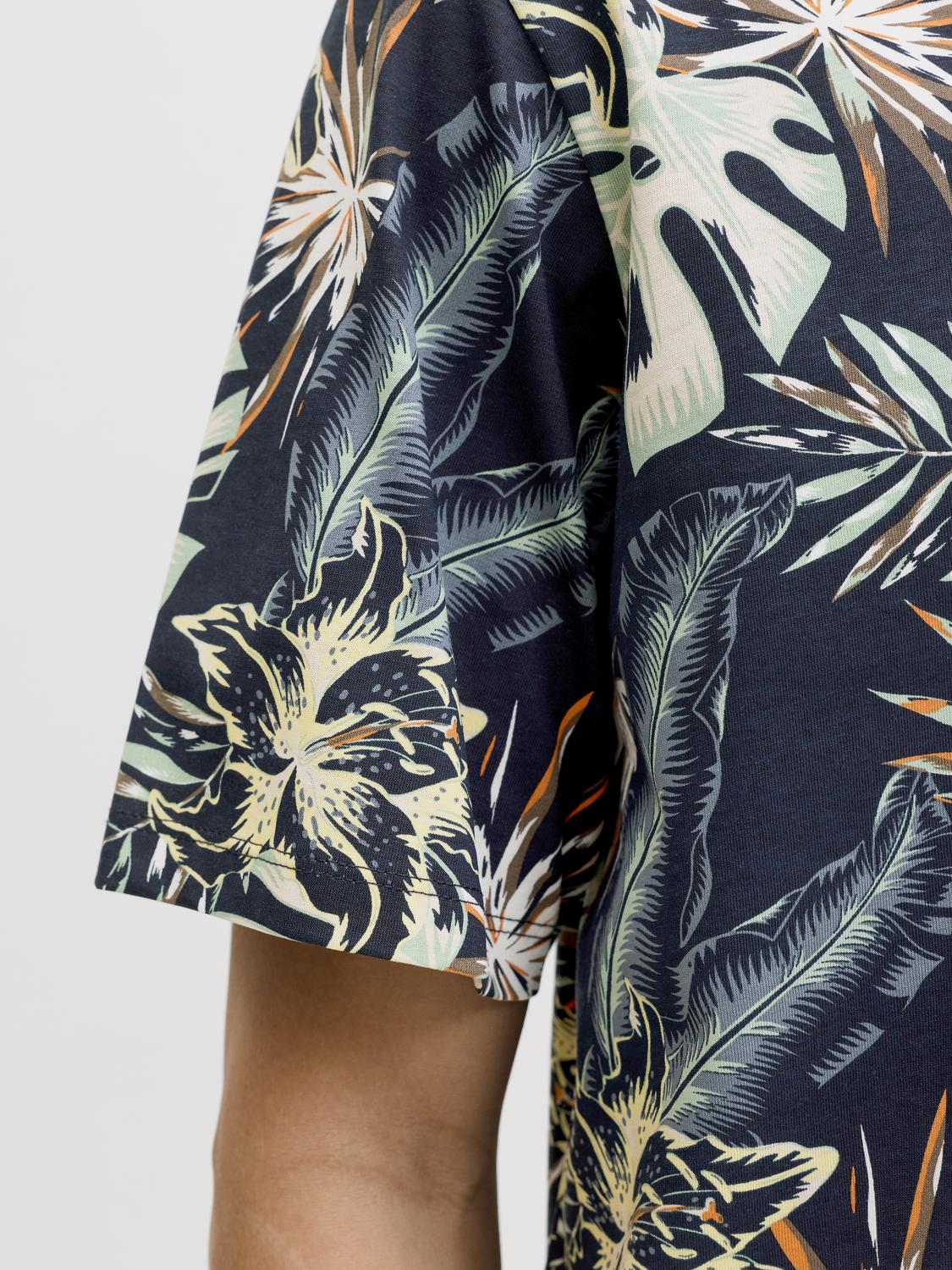 model_shot-detail