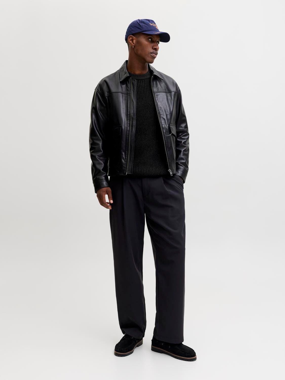 model_shot-front_full