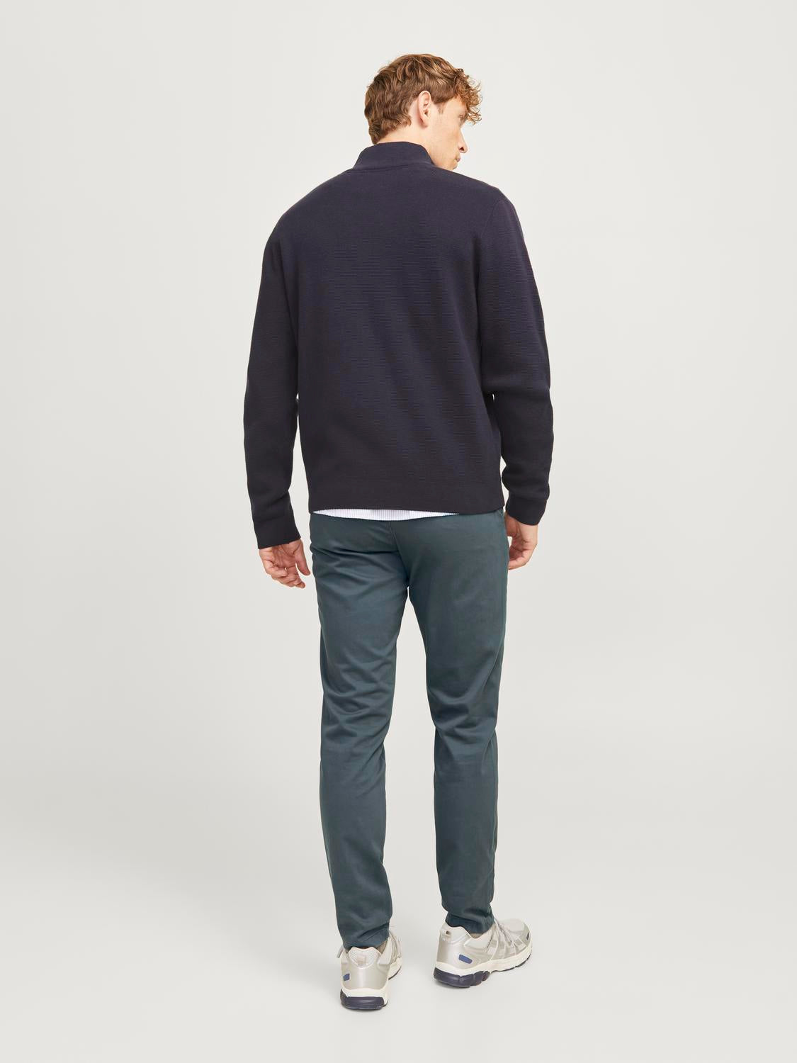 model_shot-back