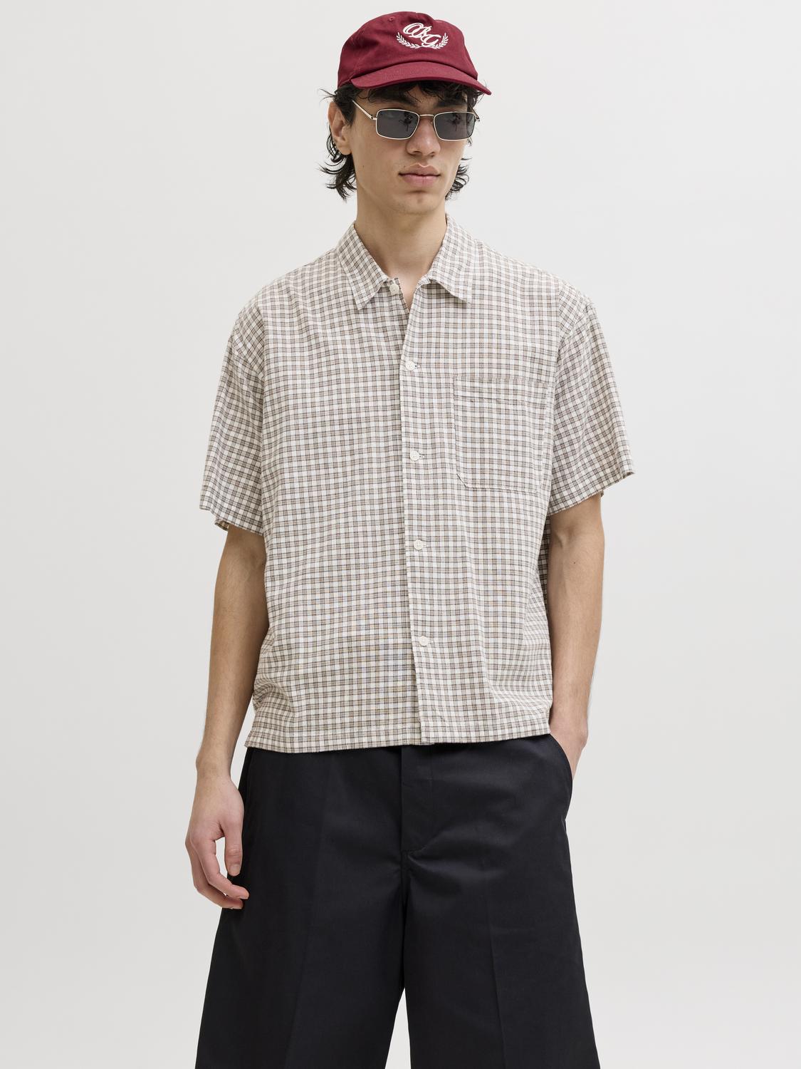 model_shot-front
