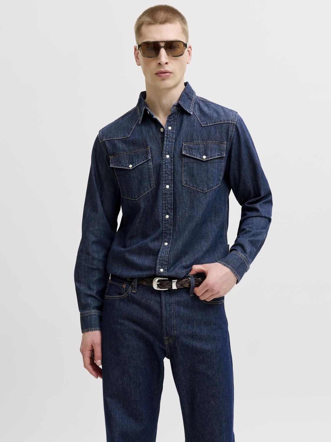 model_shot-front