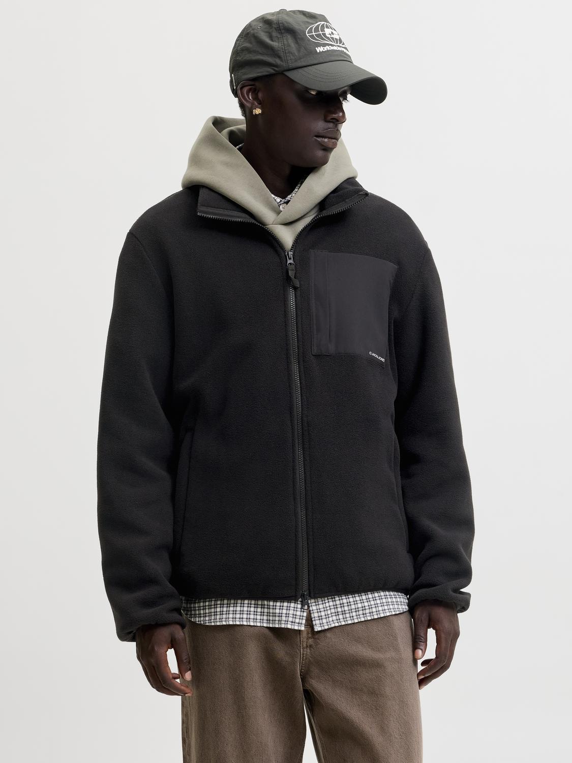 model_shot-front