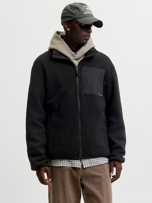 model_shot-front