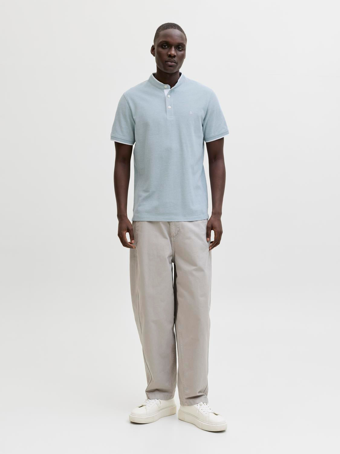 model_shot-front_full