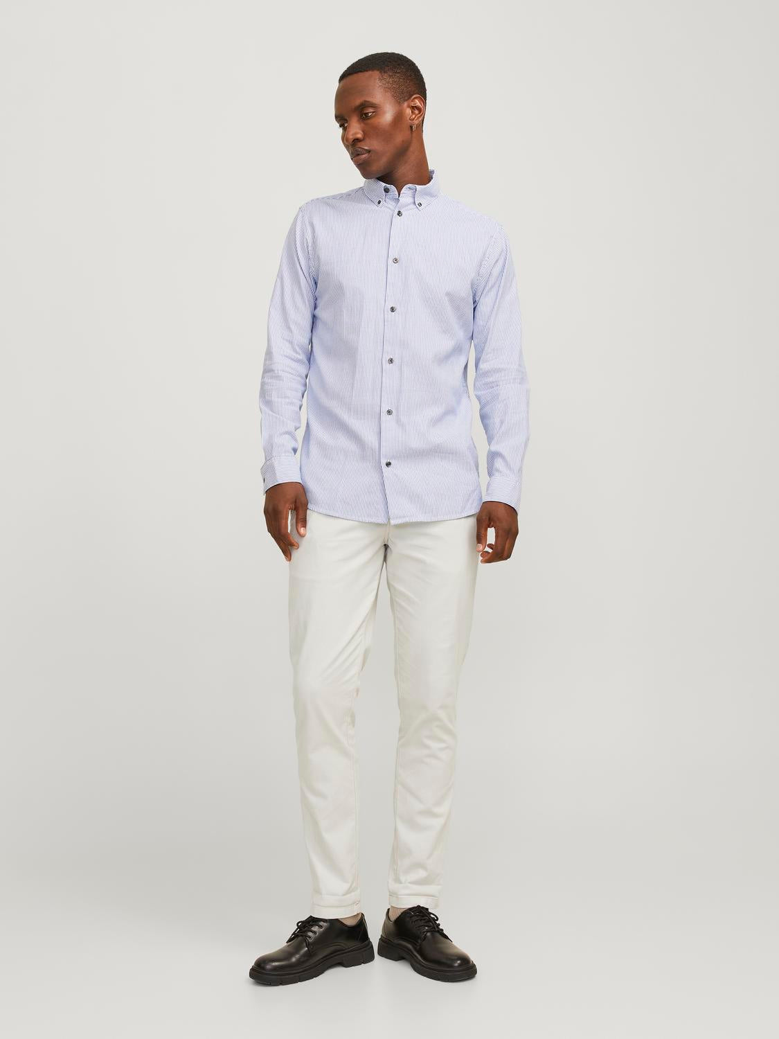 model_shot-front_full