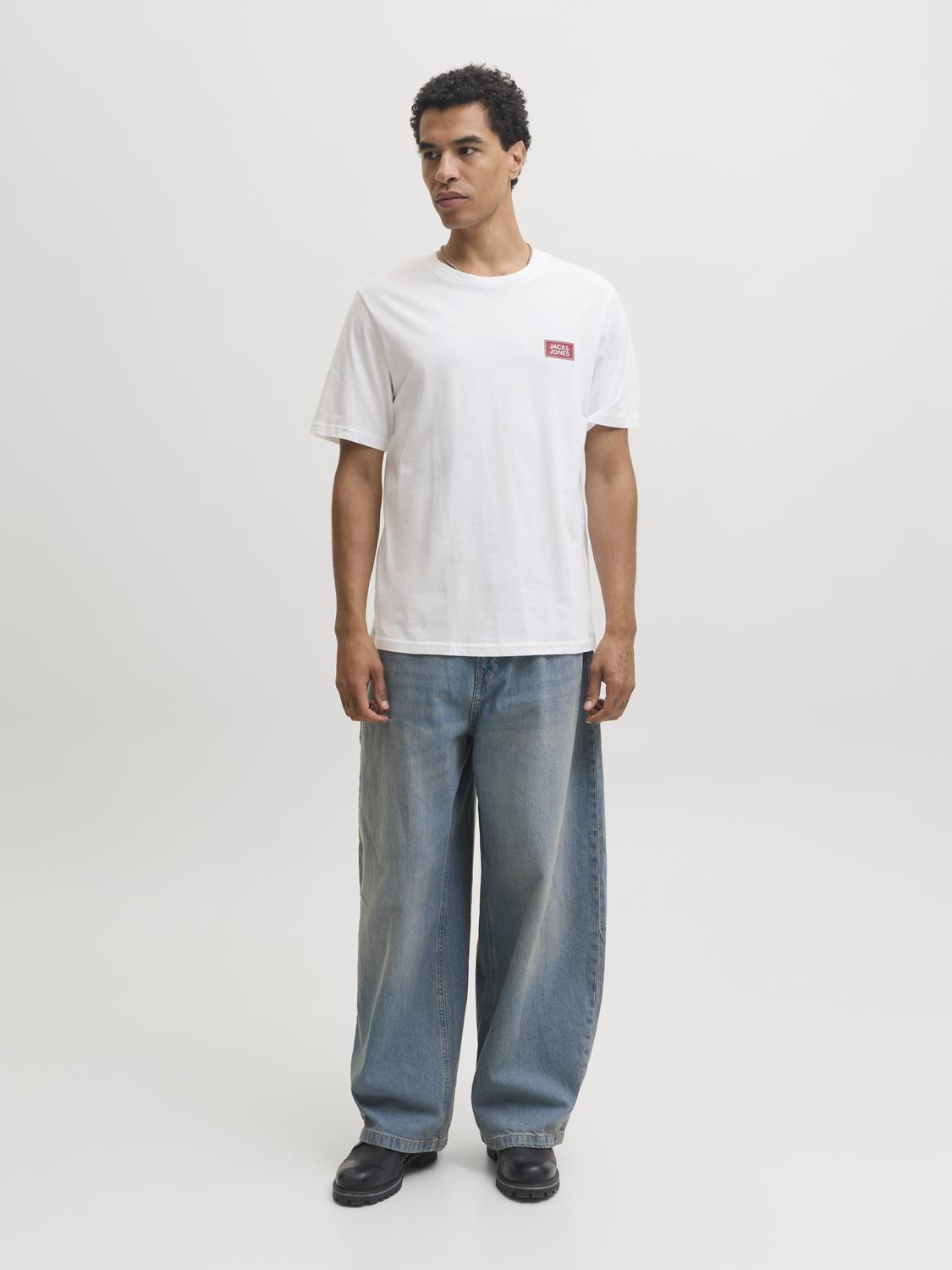 model_shot-front_full