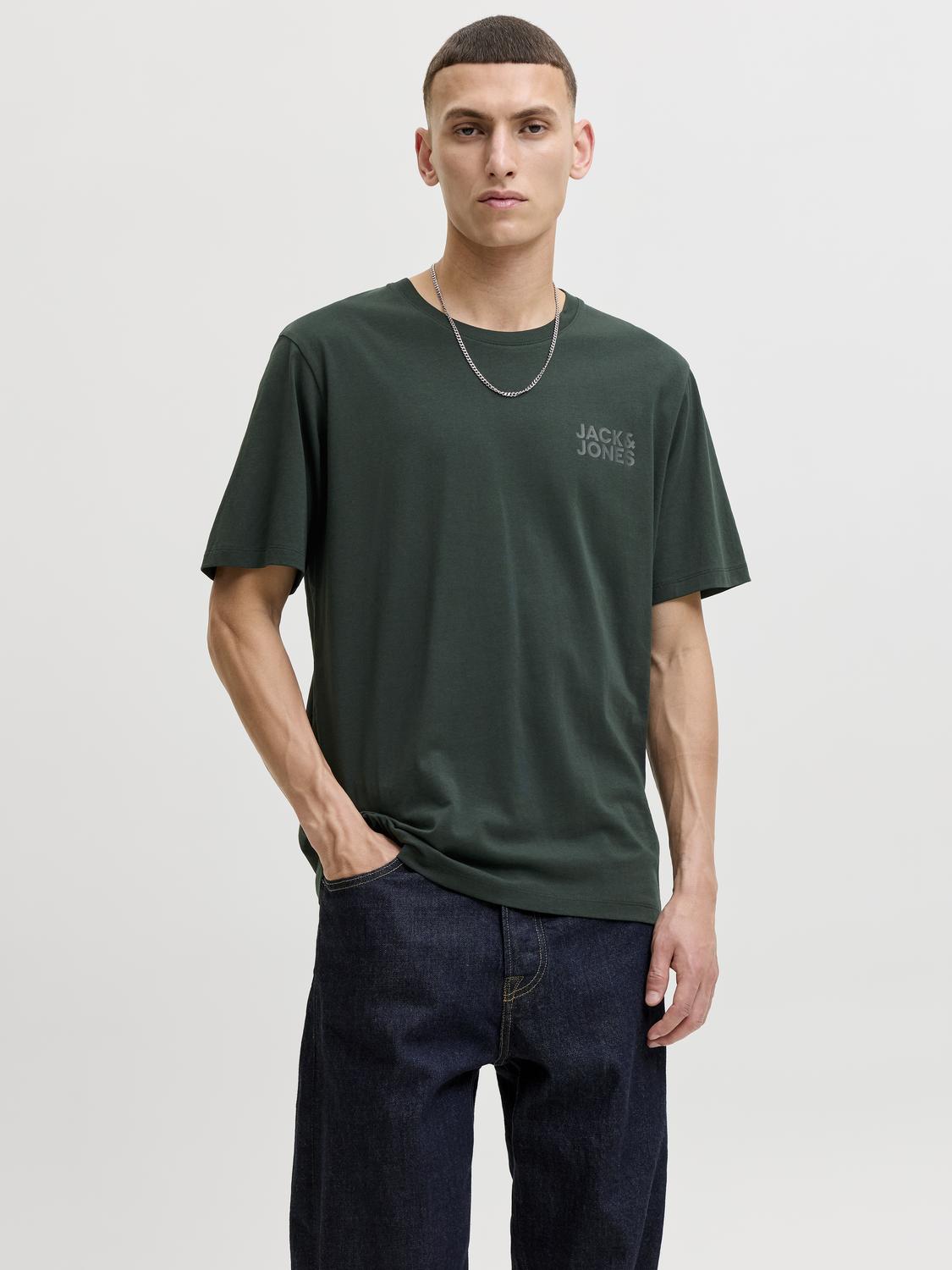model_shot-front