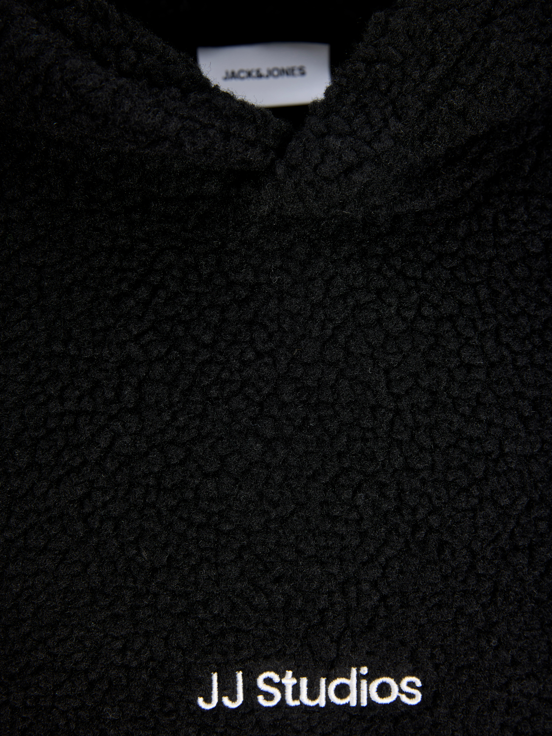 model_shot-detail