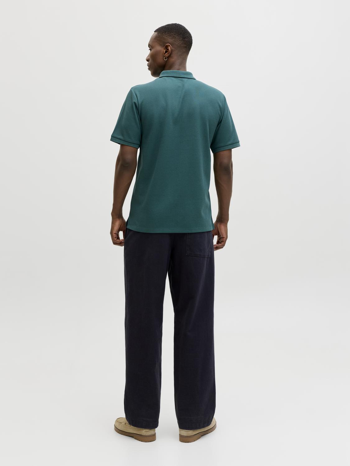 model_shot-back