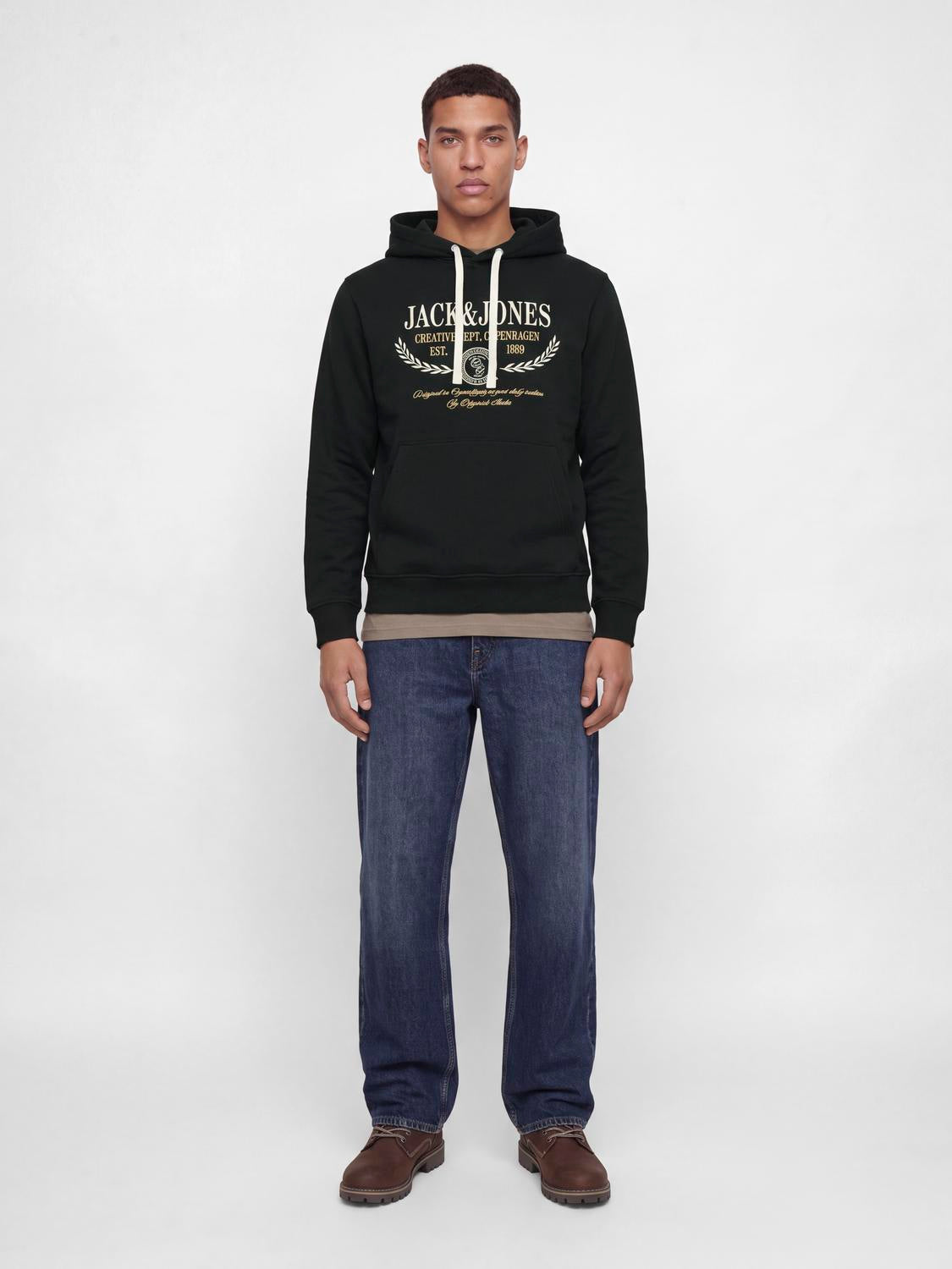 model_shot-front_full