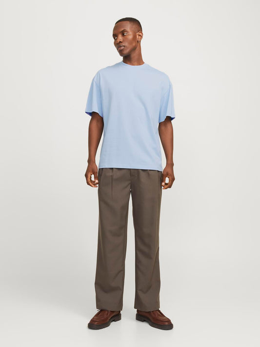 model_shot-front_full