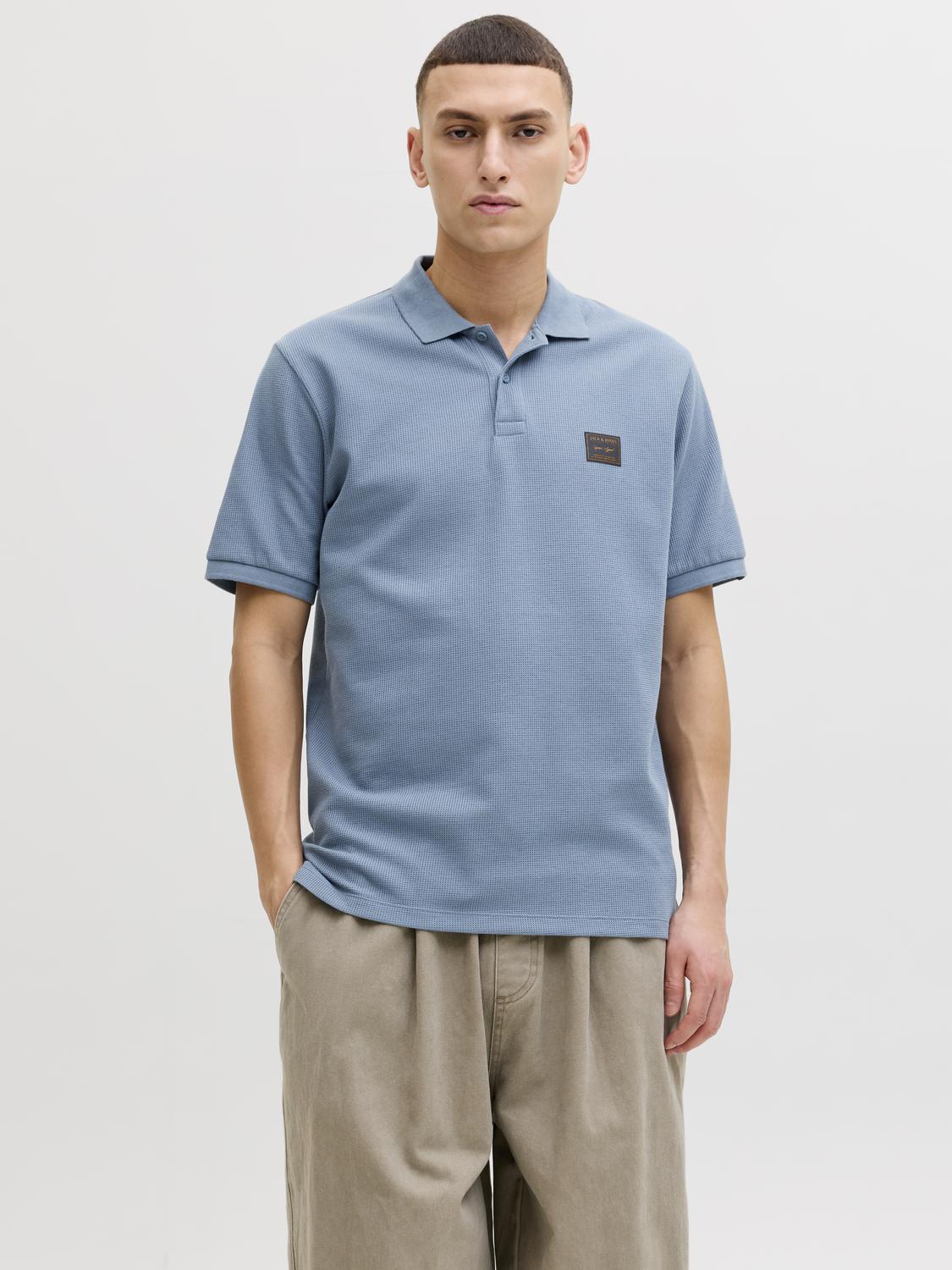 model_shot-front