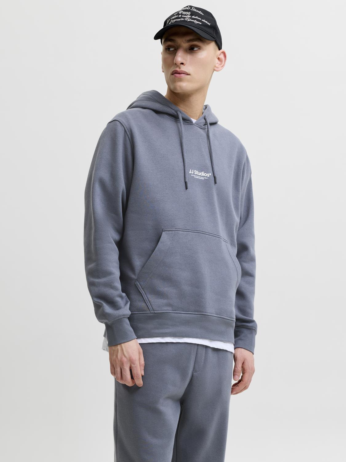 model_shot-front