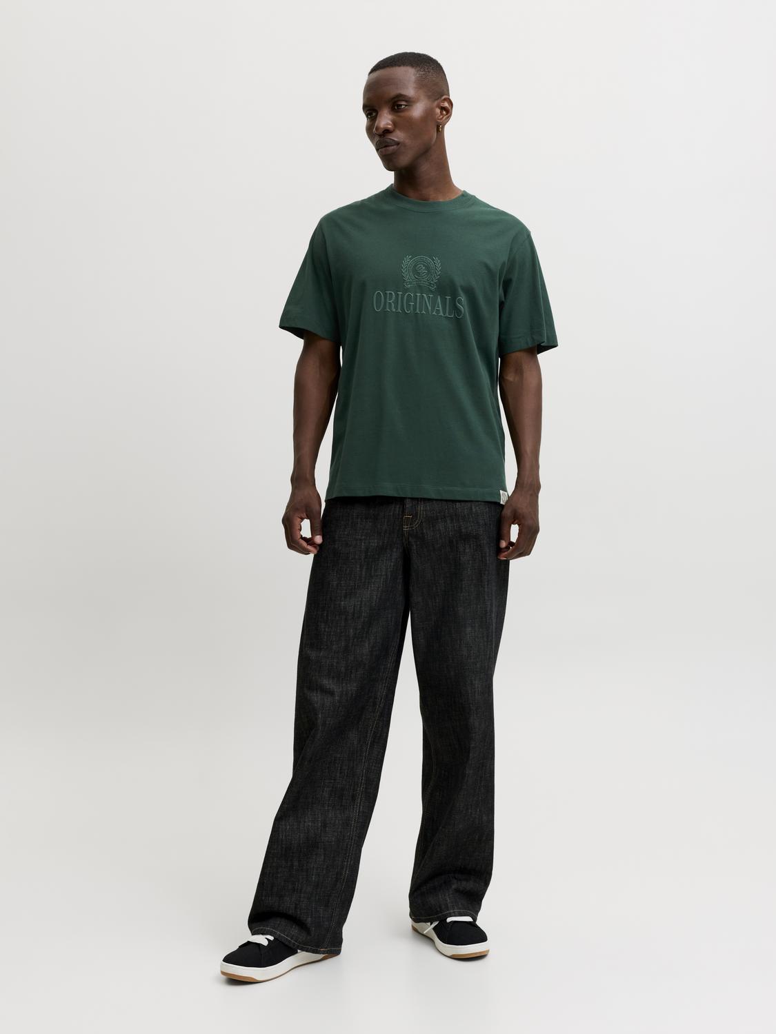 model_shot-front_full