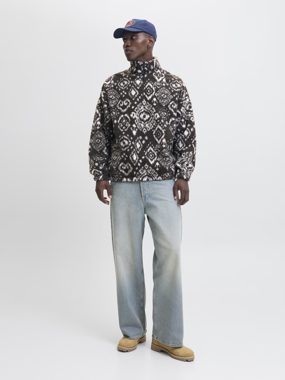 model_shot-front_full