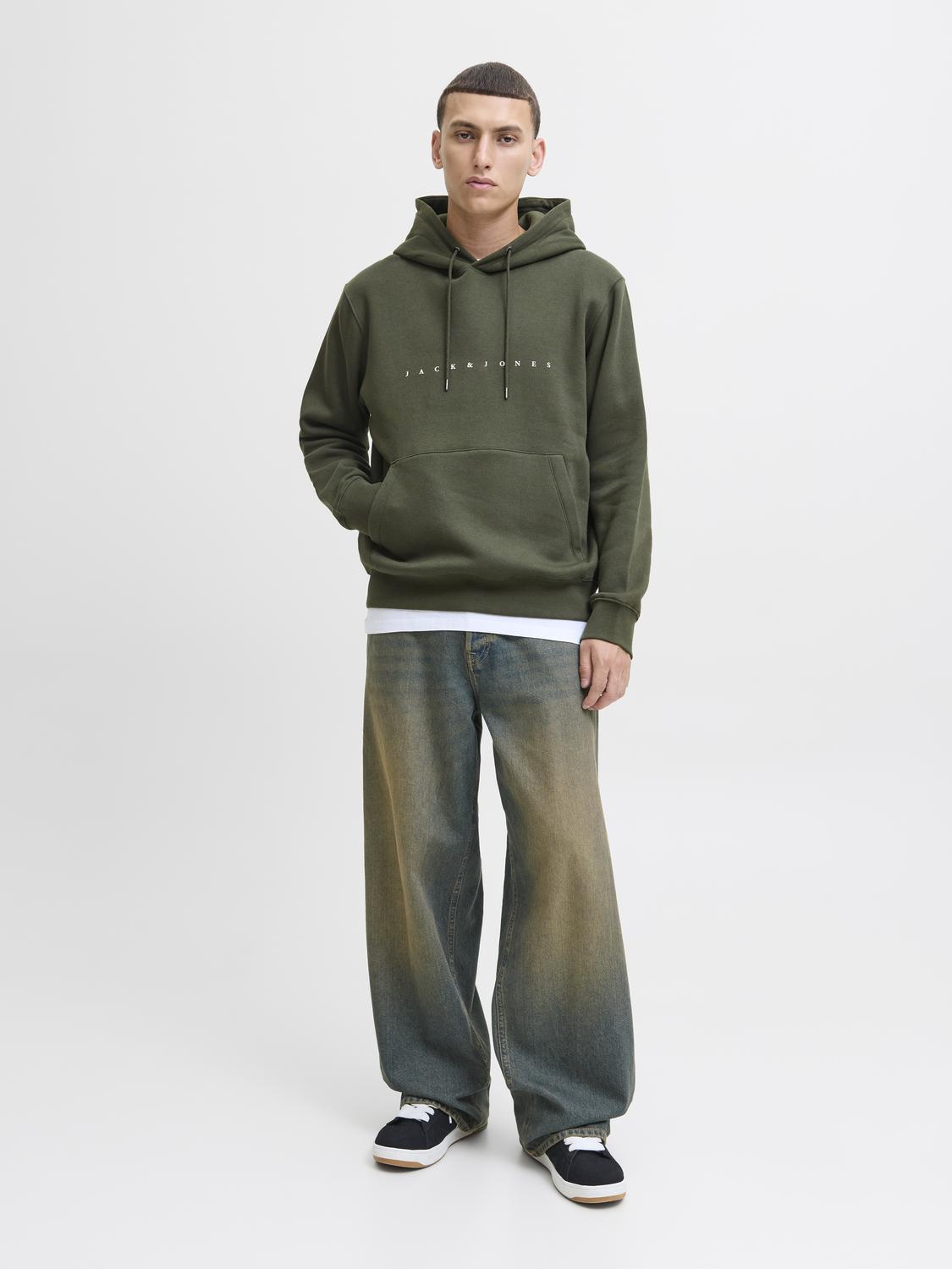 model_shot-front_full