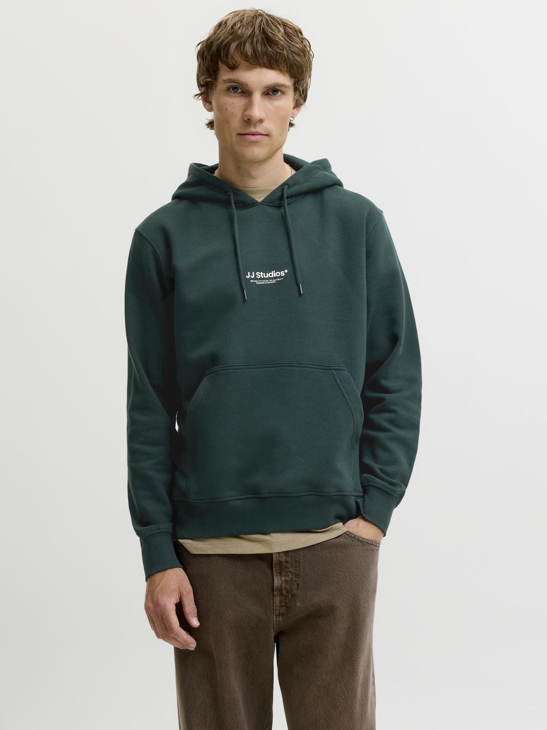 model_shot-front