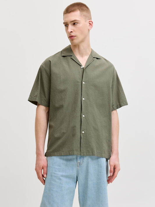 model_shot-front