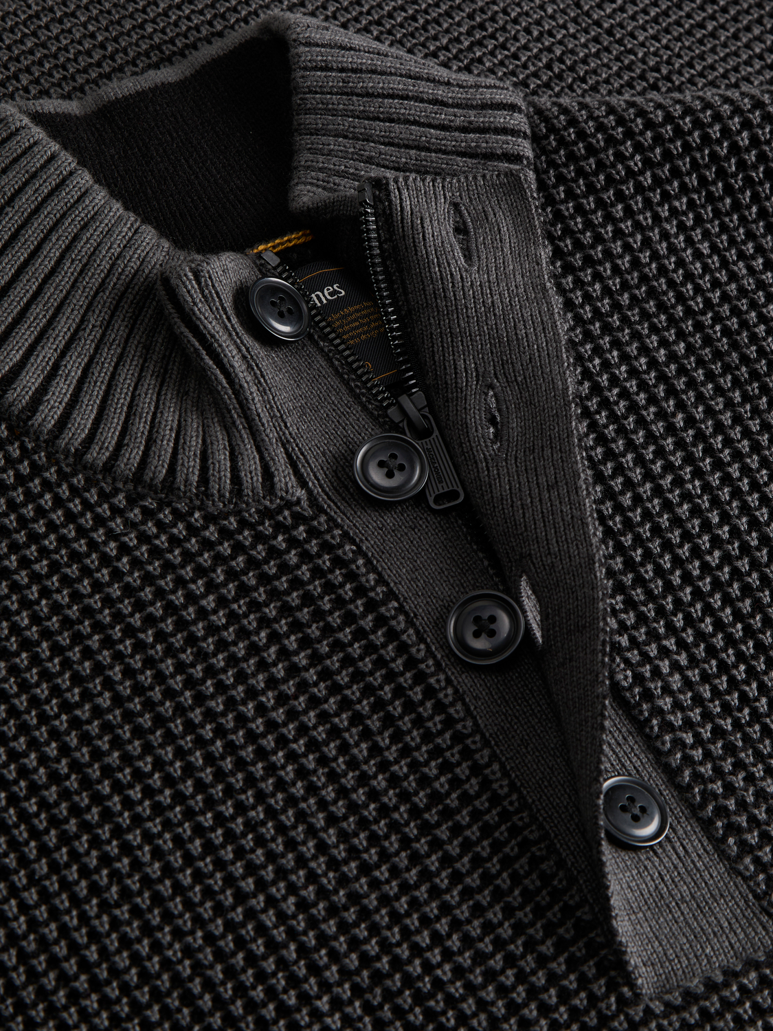 model_shot-detail