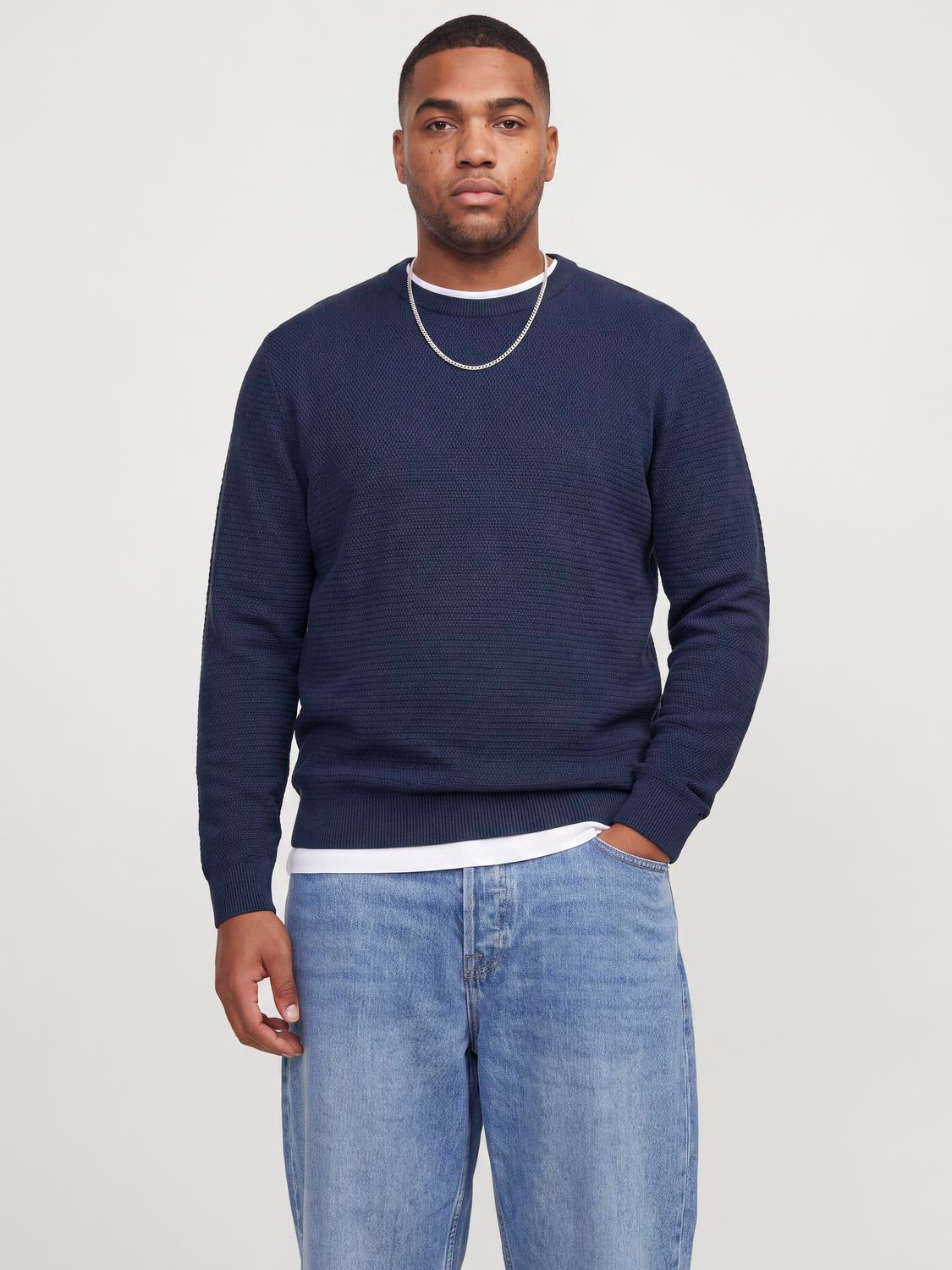 model_shot-front